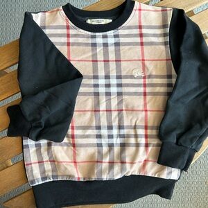 Burberry top size xxl Youth